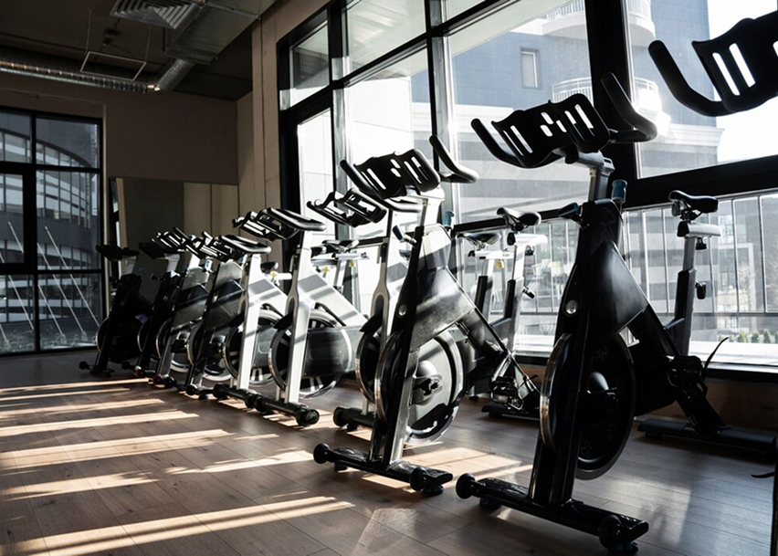 Велодорожки в спортивном зале